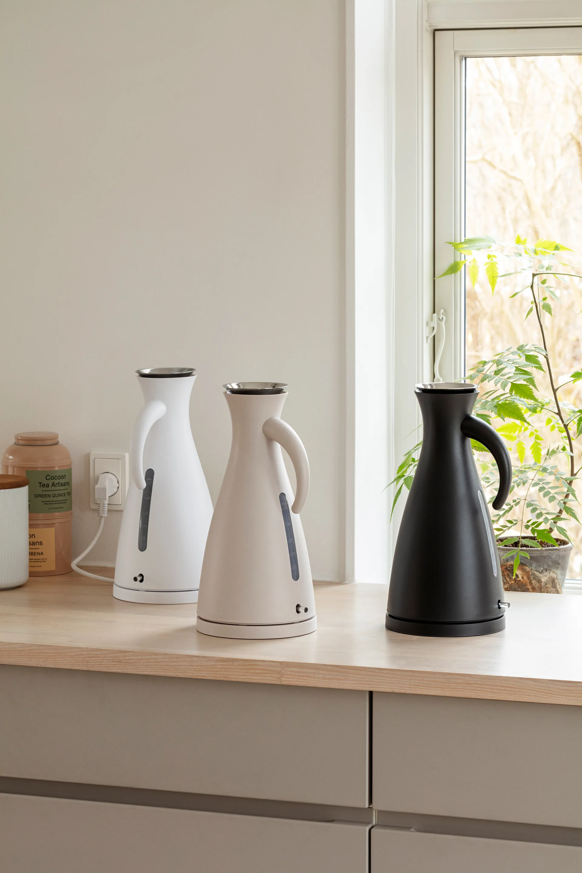 Eva Solo sähköinen vedenkeitin 1,5 litraa, Matta hiekka Eva Solo