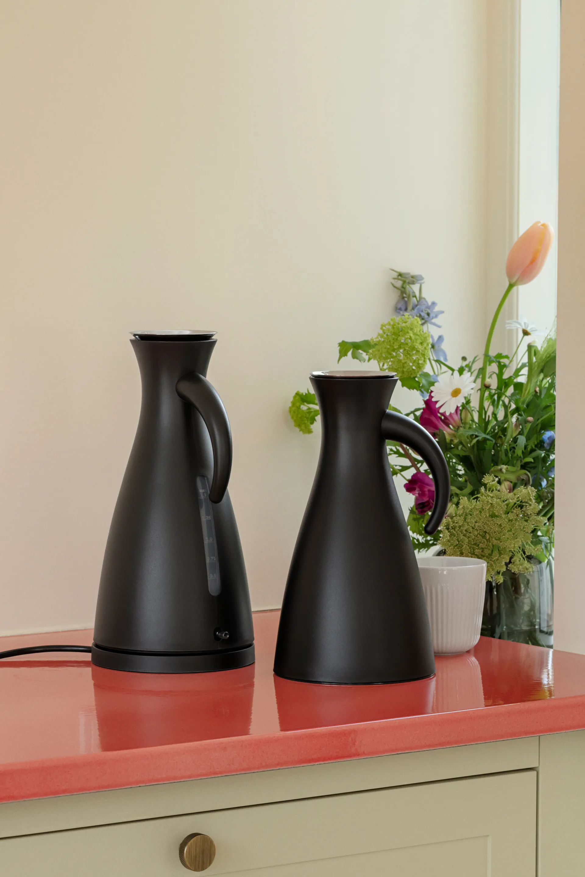 Eva Solo sähköinen vedenkeitin 1,5 litraa, Matti-musta Eva Solo