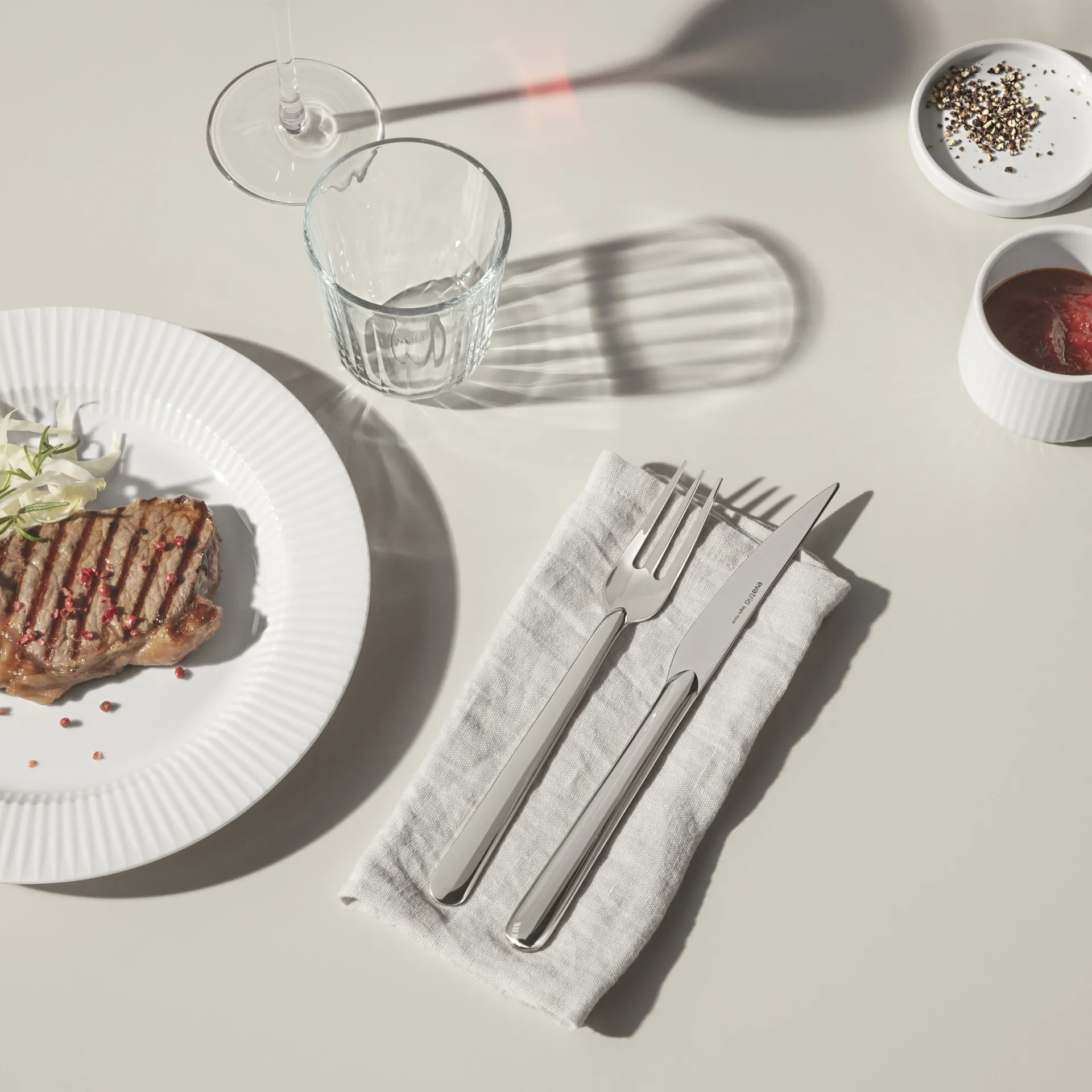 Legio Nova -grilliaterimet, 8 osaa, Ruostumaton teräs Eva Solo