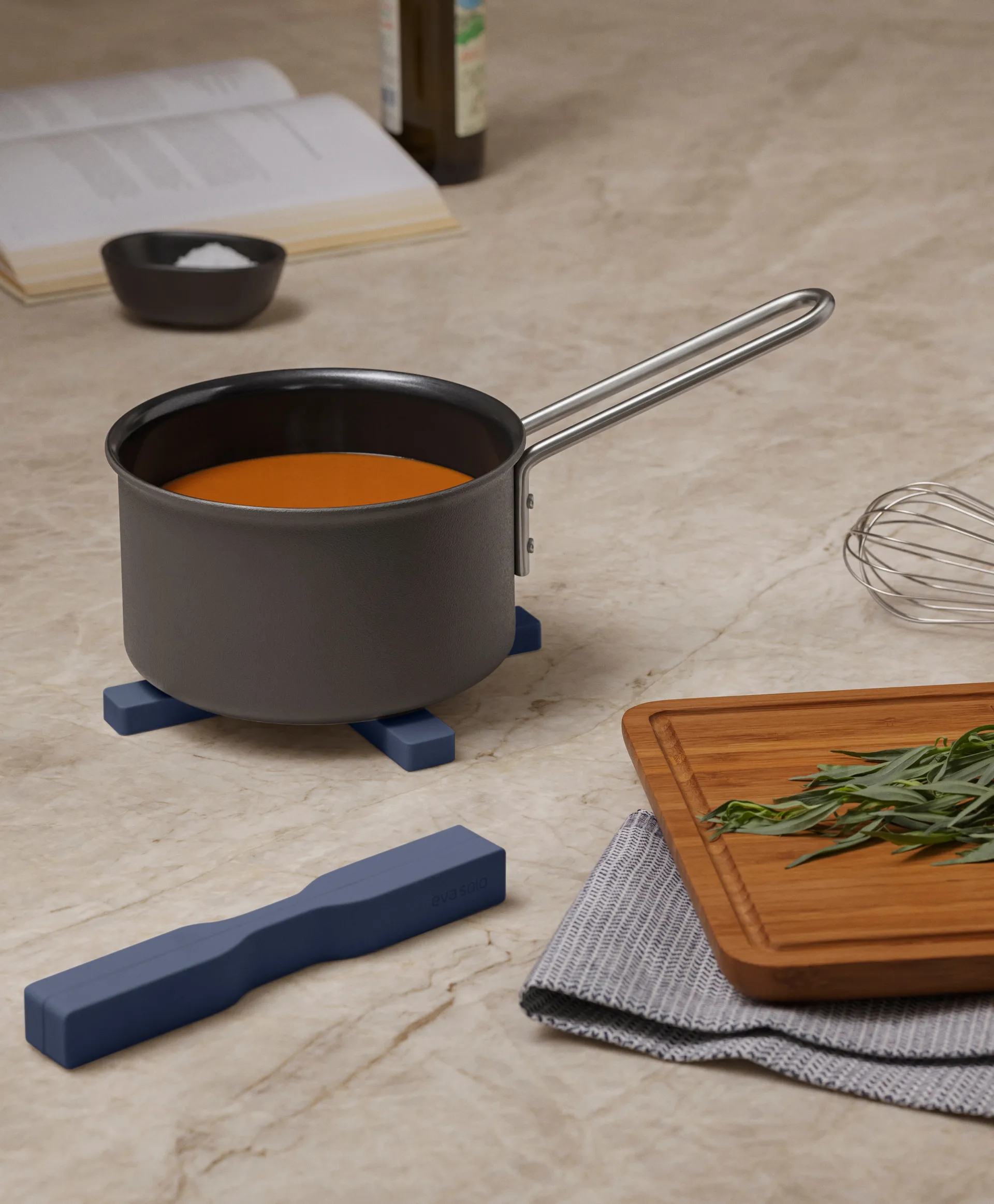 Magneettinen pannunalunen, Yön taivas Eva Solo