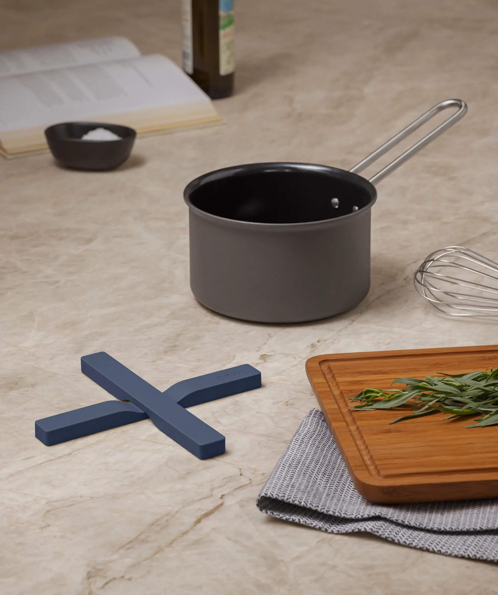 Magneettinen pannunalunen, Yön taivas Eva Solo