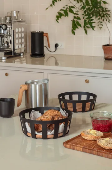 Nordic kitchen leipäkori - Musta, suuri, Ø24,5 cm - Eva Solo
