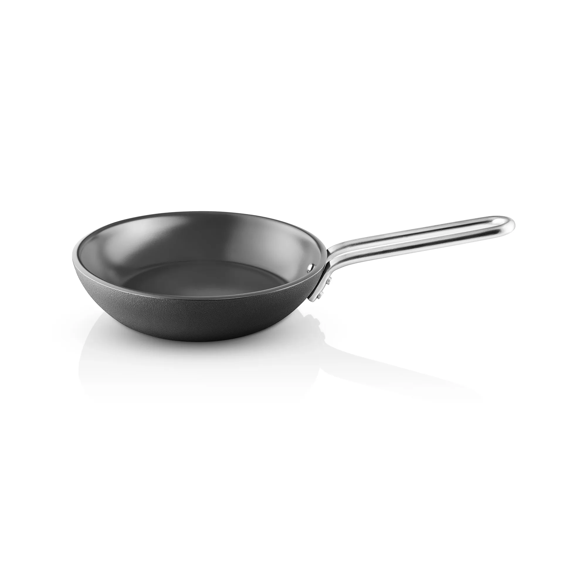 Professional Laser Titanium Slip-Let paistinpannu, Musta, Ø20 cm Eva Solo