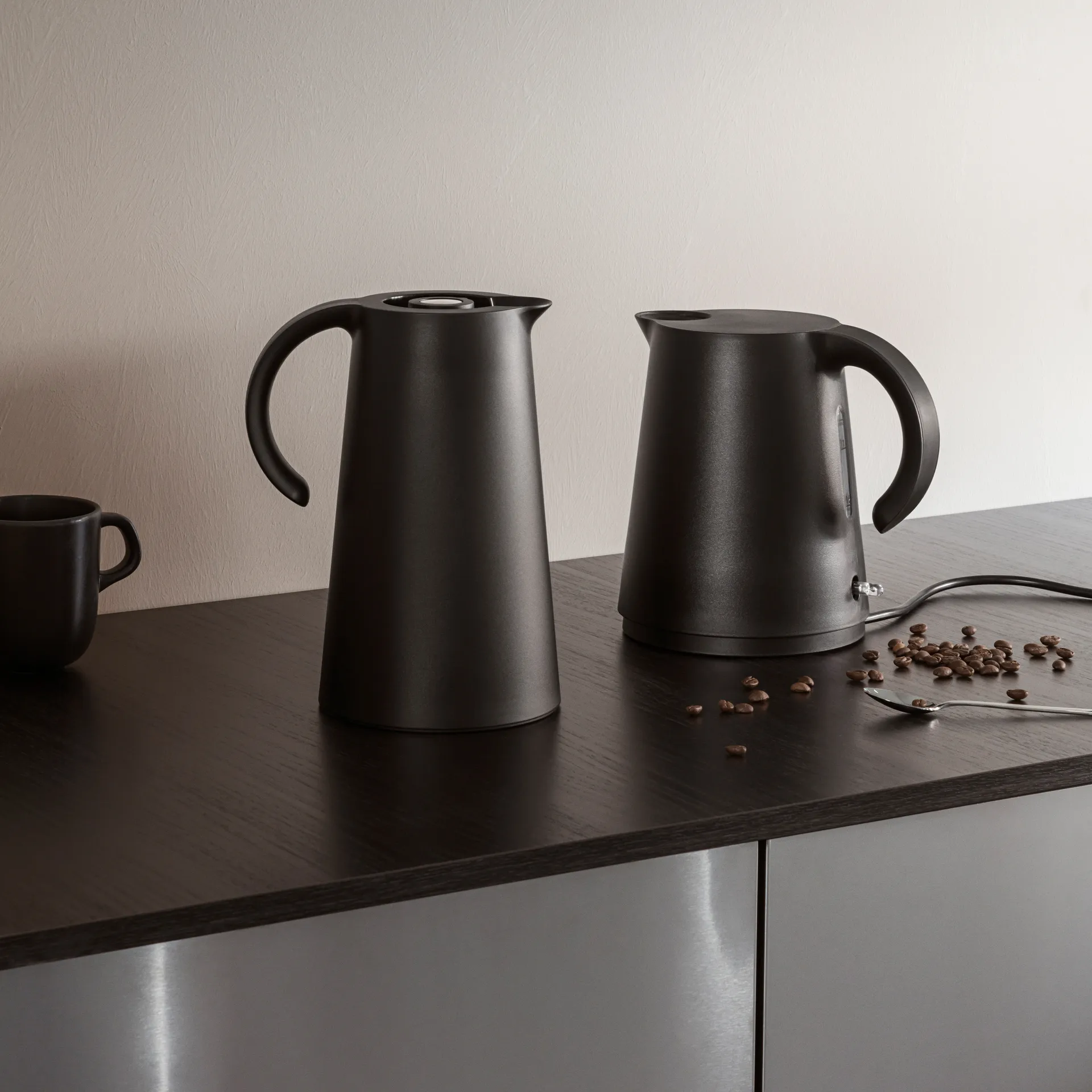 Rise termoskannu 1 L, Black Eva Solo