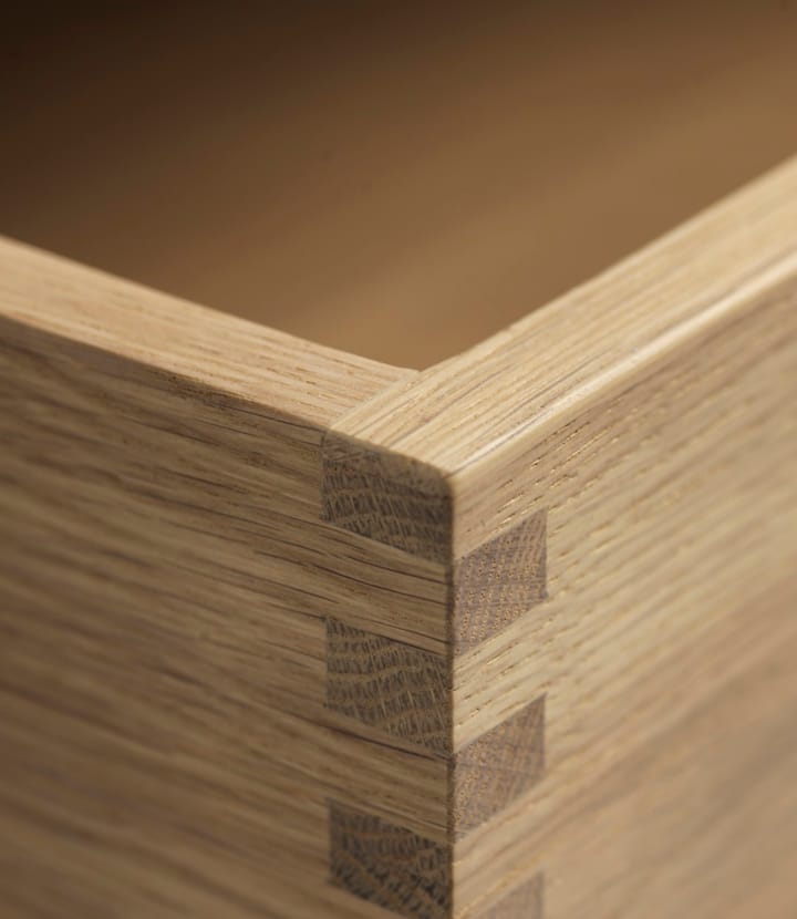 F24 Radius penkki, Oak nature lacquered 45x145 cm FDB Møbler