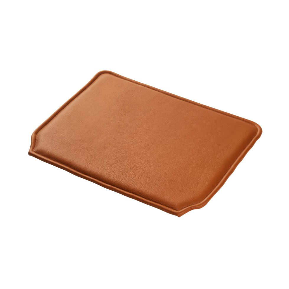 FDB Mbler R5 Nje J80 istuintyyny Cognac leather | Skandinaavinen Sisustus | Istuintyynyt | Ruskea