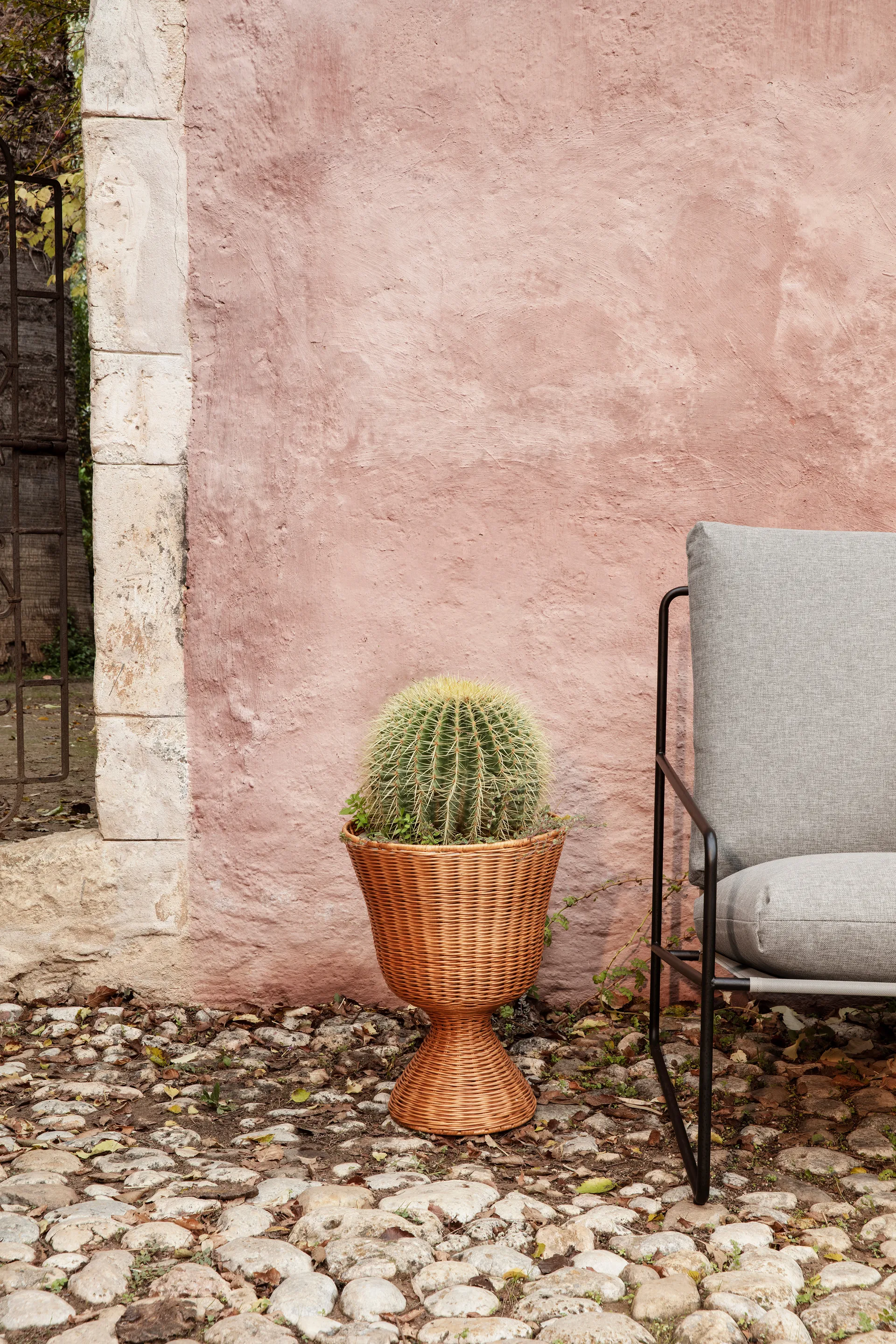 Agnes ruukkuteline, Matala Ferm Living