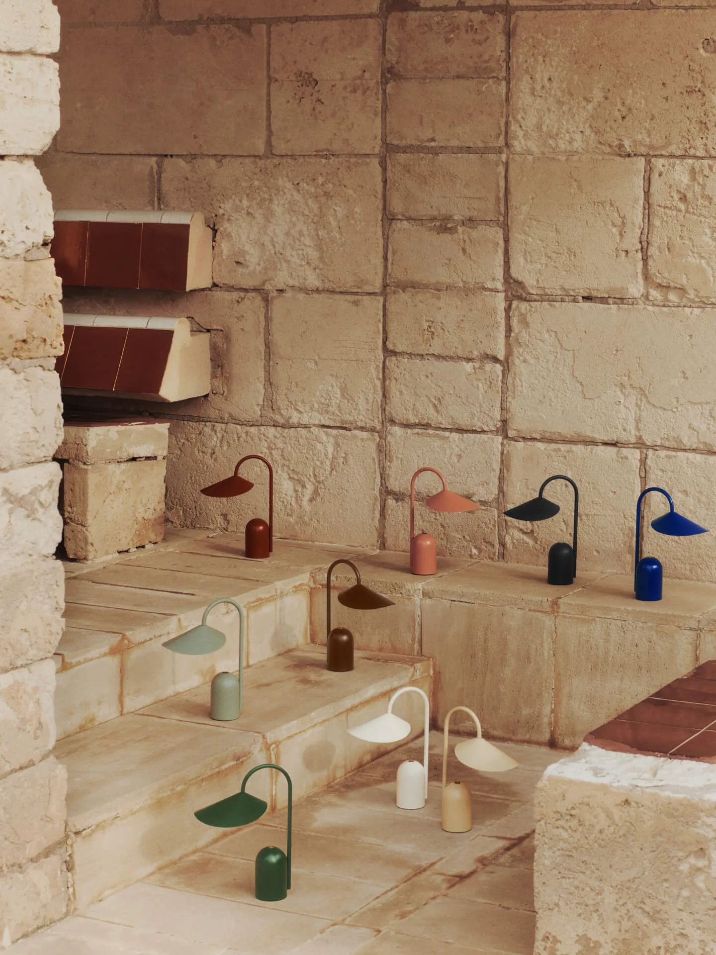 Arum kannettava valaisin, Dark Chocolate Ferm Living