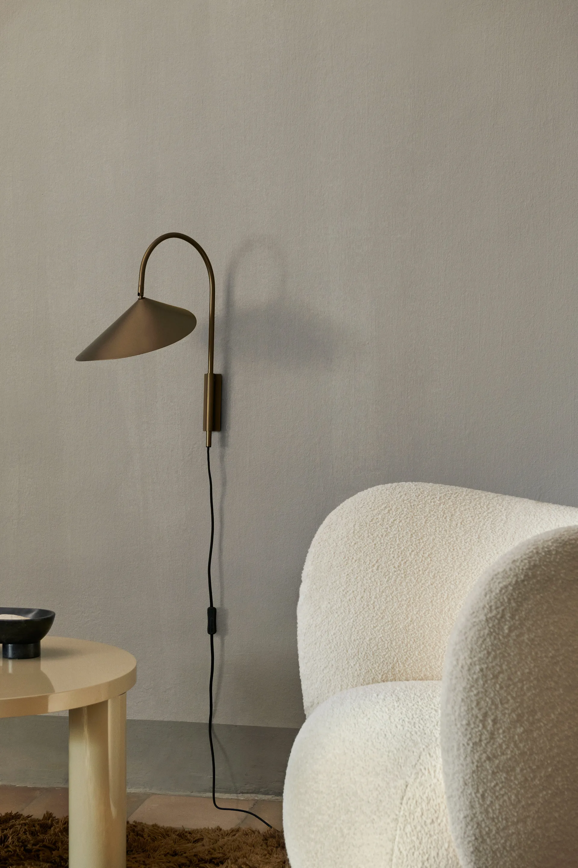 Arum swivel seinävalaisin, Bronze Ferm Living