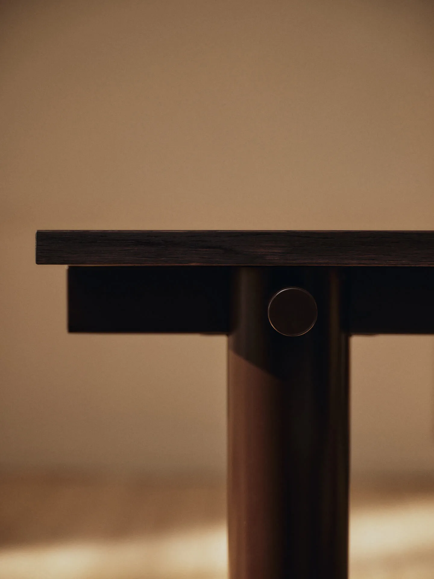 Atura ruokapöytä, Dark chocolate-mörkäsävytteinen tammi, 90×160 cm Ferm Living