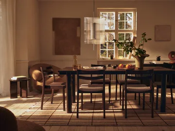 Boda tuoli - Verhoiltu istuin soft bouclé, tummaksi petsattu pyökki-natural - Ferm Living