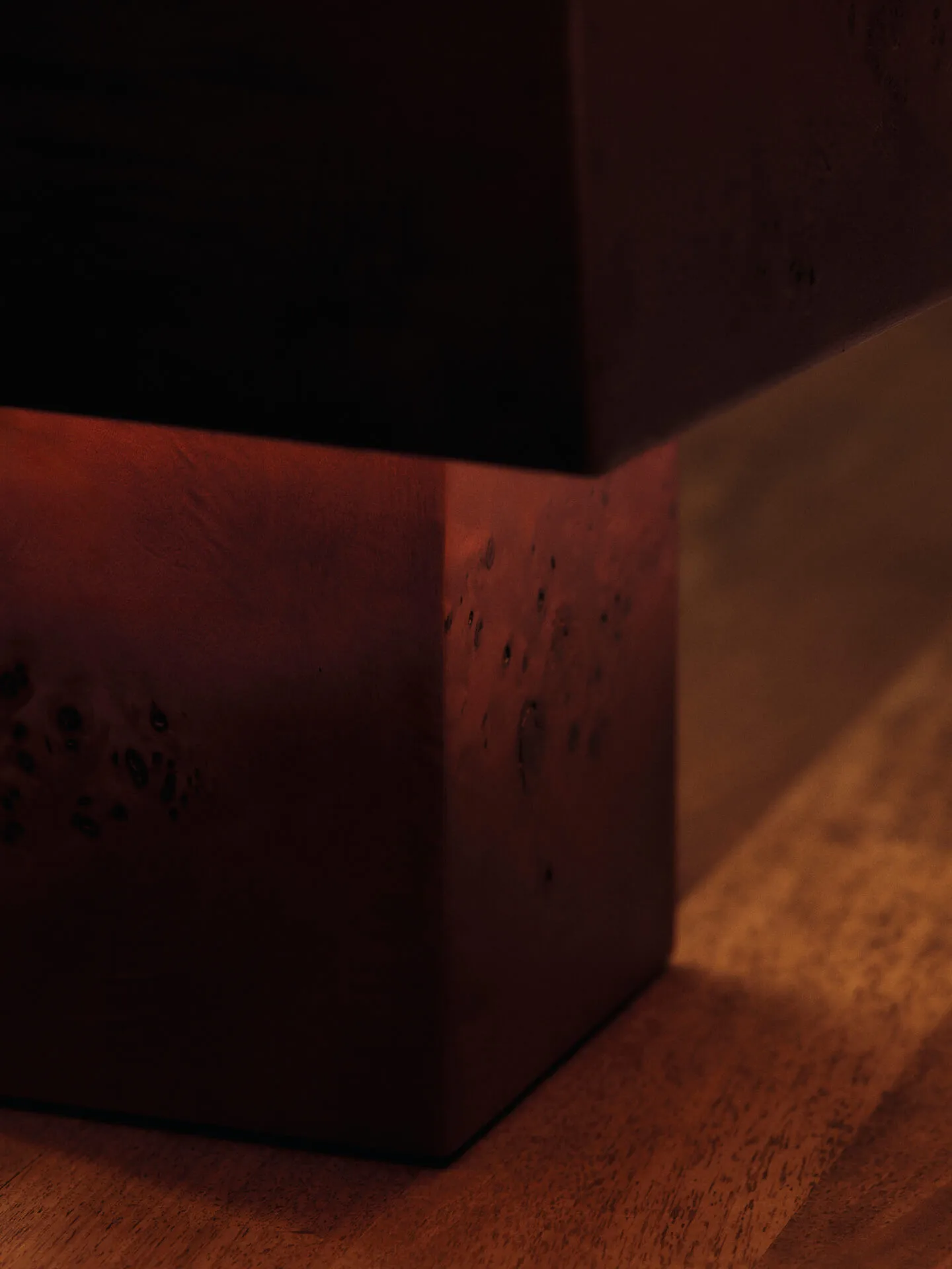 Burl pöytälamppu 33 cm, Dark stained burl Ferm Living