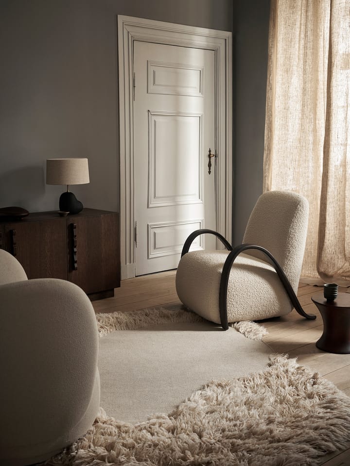 Buur lounge chair Nordic Bouclé, Vaaleanharmaa Ferm Living