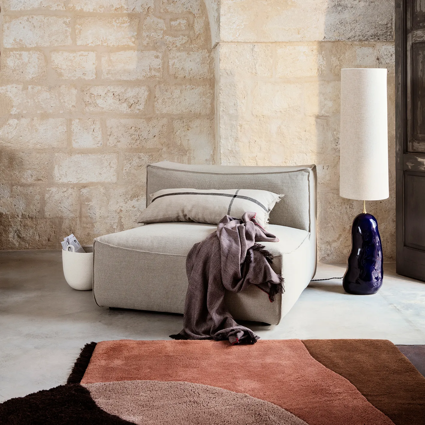 Calm tyyny camel-black, 38x88 cm Ferm Living