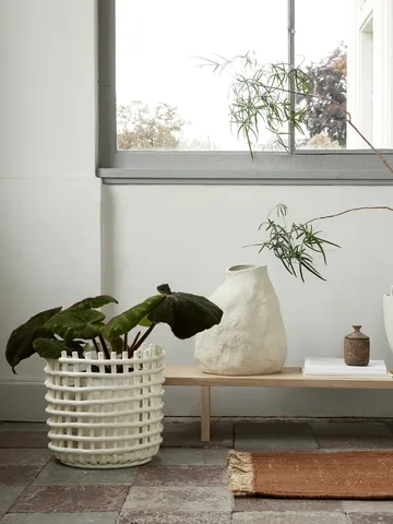 Ceramic letitetty kori Ø35 cm - Off white - Ferm Living
