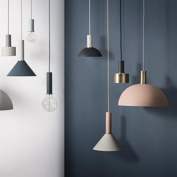 Collect lampunvarjostin Disc - messinki - Ferm Living