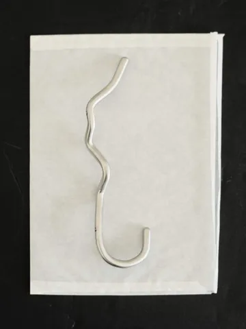 Curvature koukku, 1-osainen - ruostumaton teräs - Ferm Living