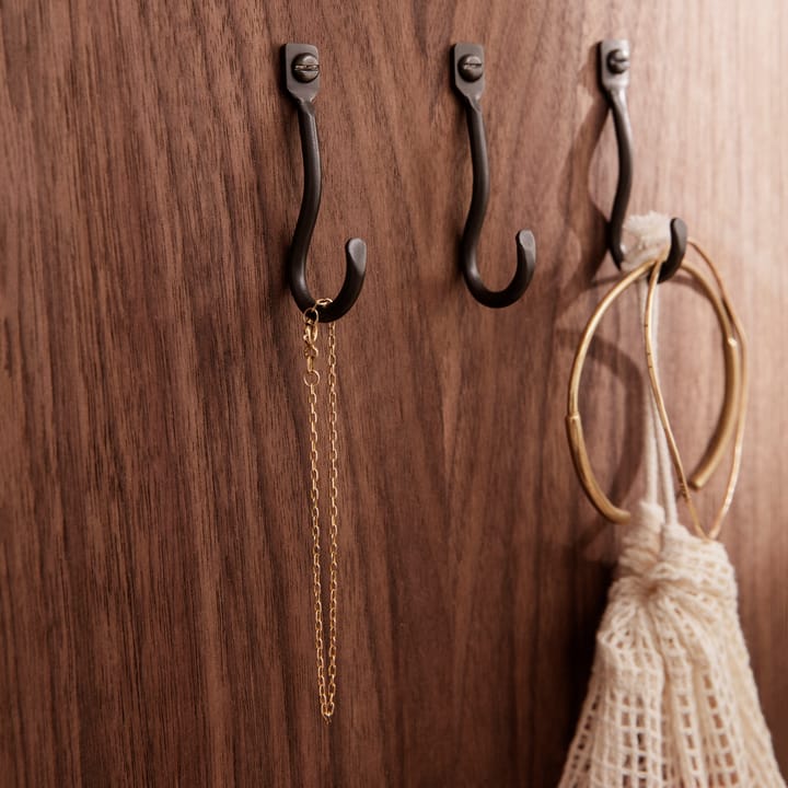 Curvature koukku 3-pack, Musta messinki Ferm Living