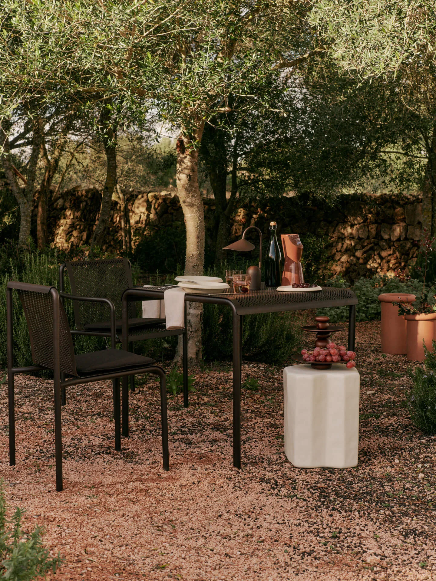 Dapple ruokapöytä 80x80 cm, Dark Chocolate Ferm Living