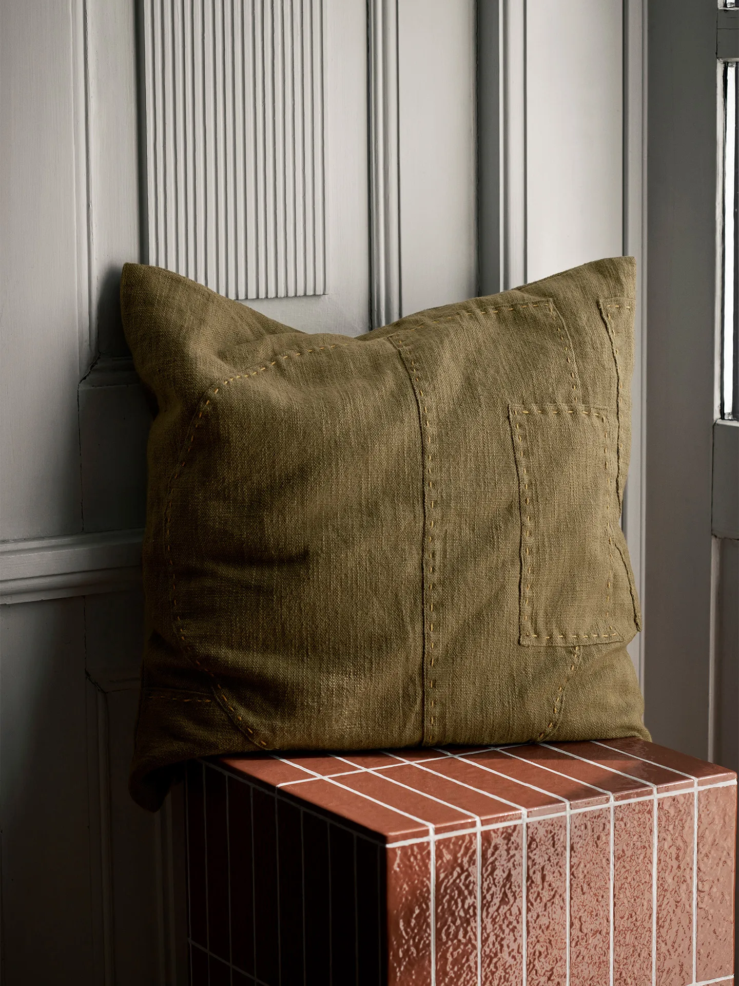 Darn tyynynpäällinen 50x50 cm, Tummanharmaa Ferm Living