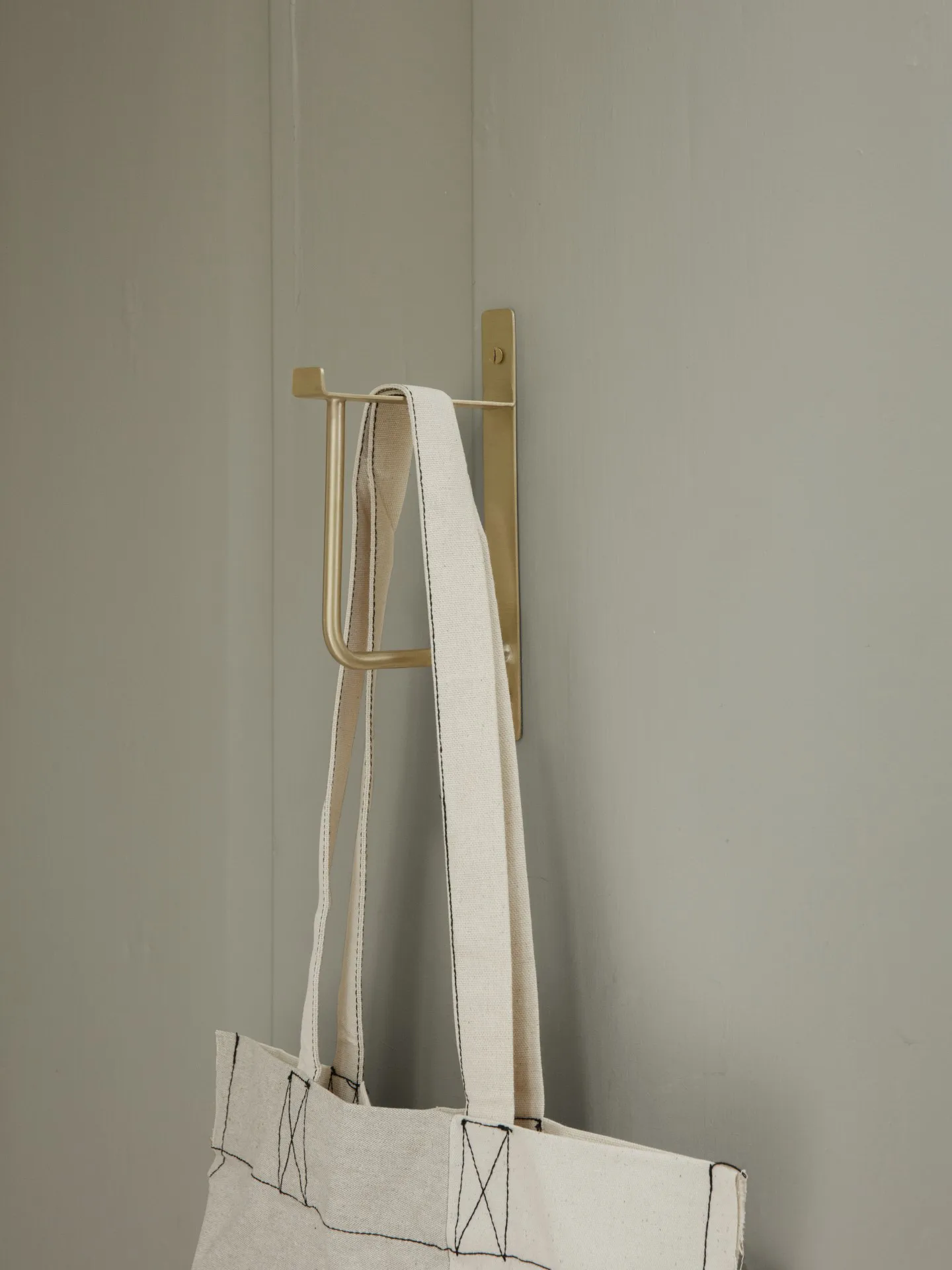 Ferm Living vaatehenkarit, Brass Ferm Living