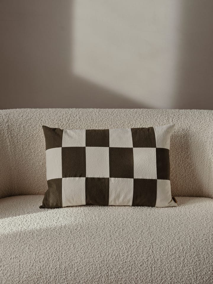 Fold patchwork tyynynpäällinen 40x60 cm - Dark Olive -undyed - ferm LIVING