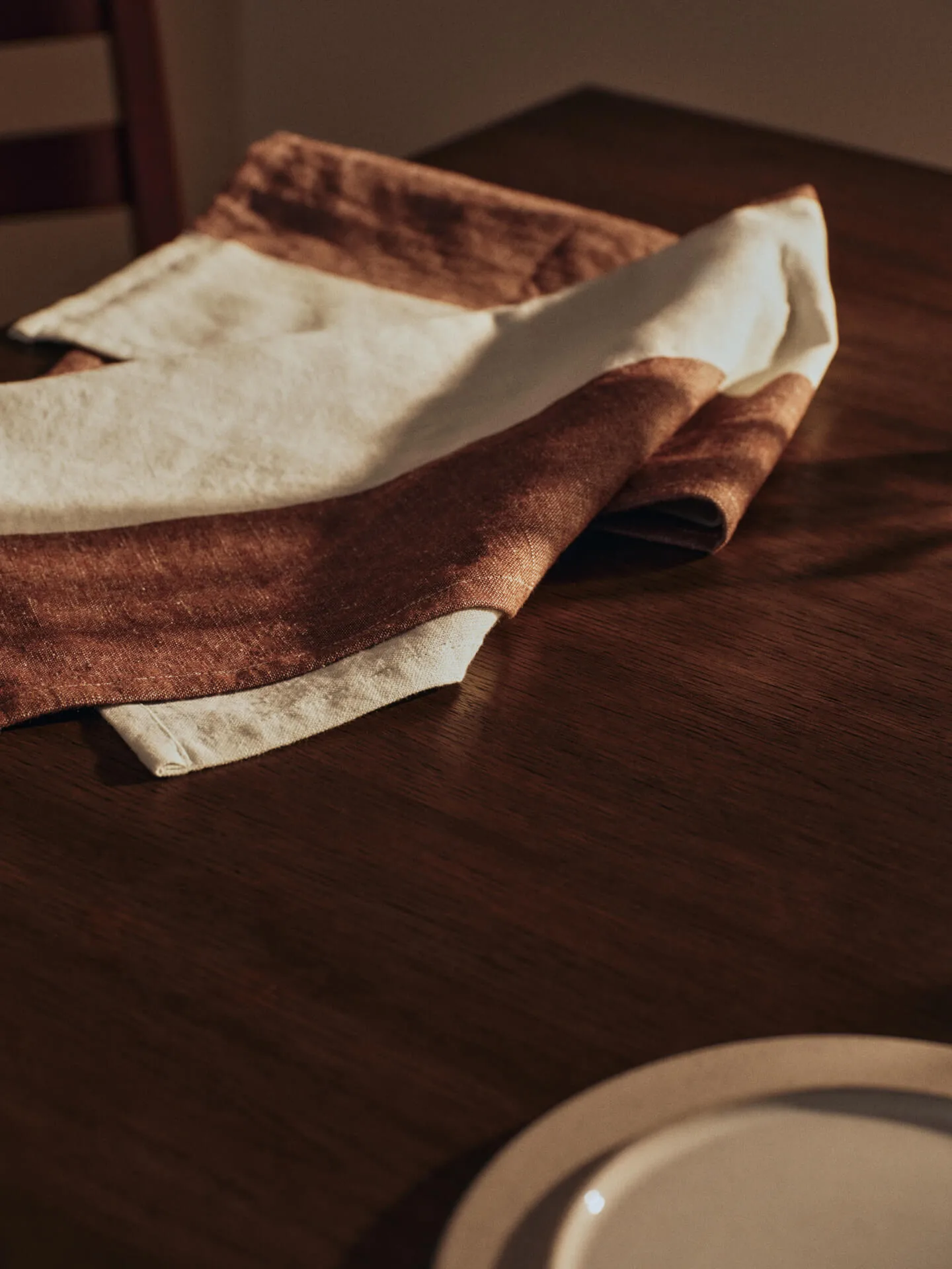 Hale keittiöpyyhe 50x70 cm, Chestnut-frosted lime Ferm Living