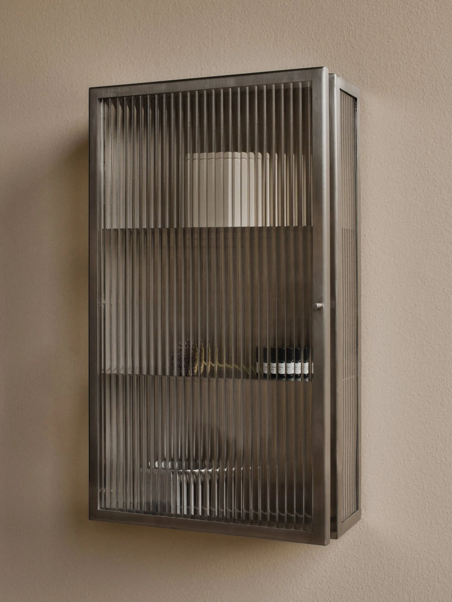 Haze seinäkaappi, Reeded glass - stainless steel Ferm Living