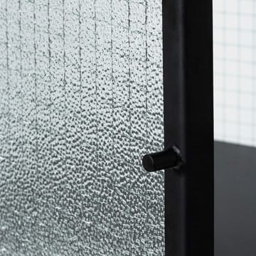 Haze vitriinikaappi - Musta - Ferm Living