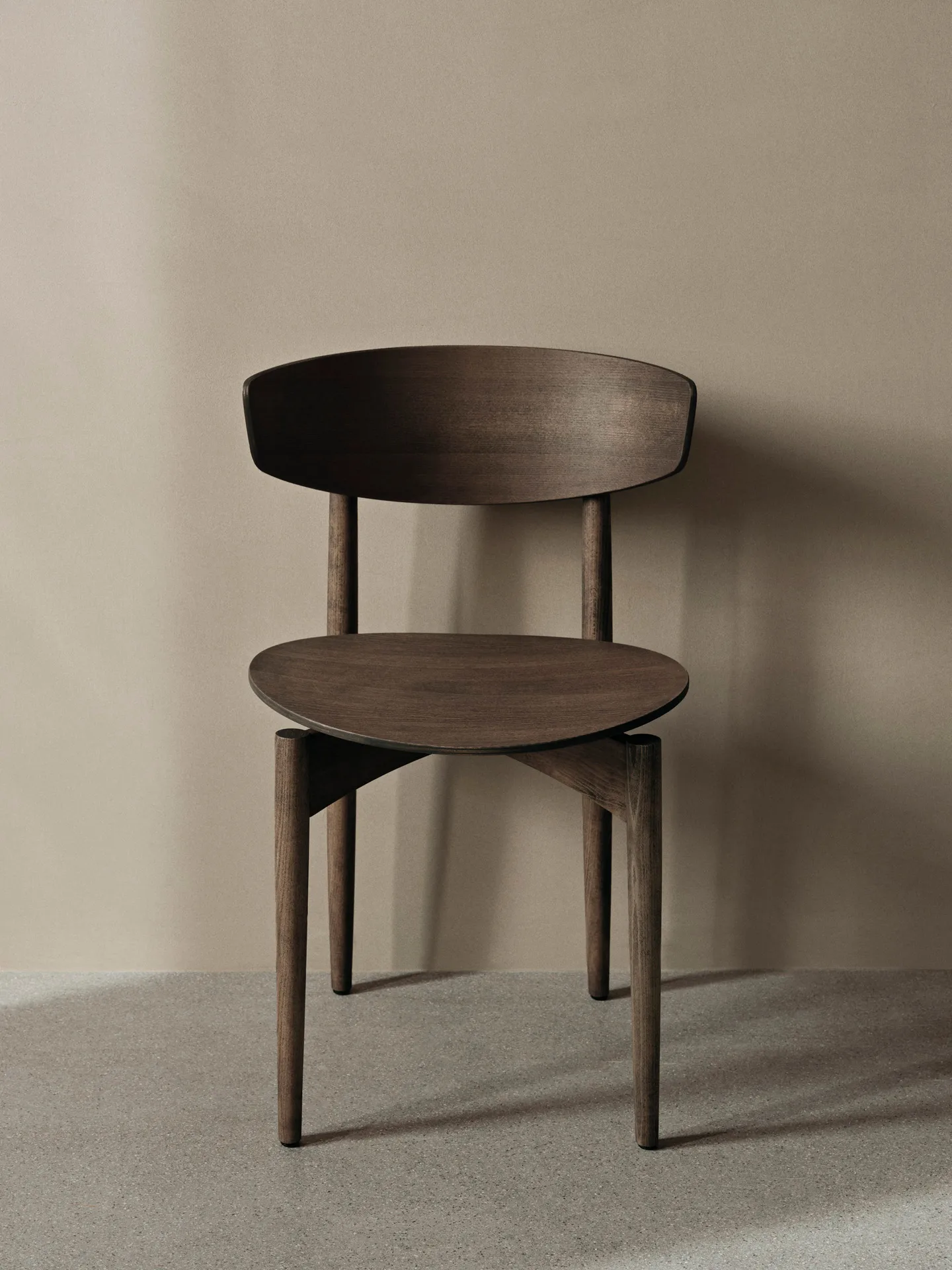 Herman tuoli, Dark Stained Beech Ferm Living