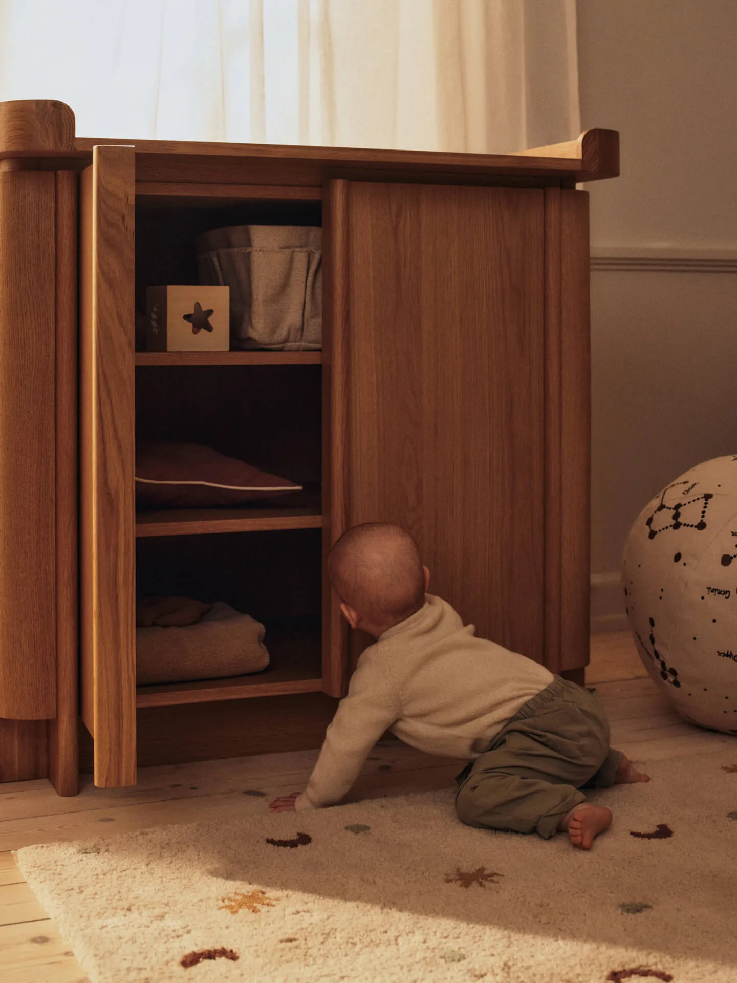 Hoitoalusta Tilu-lipastoon, Natural oak, 100×74×10 cm Ferm Living