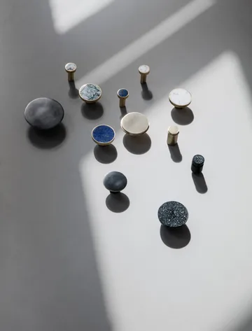 Hook koukku musta messinki - Large Ø4,8 cm - Ferm Living