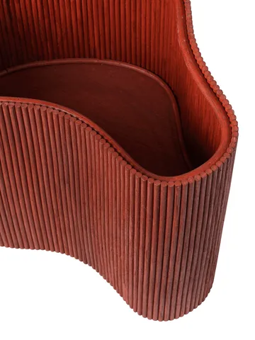 Isola sivupöytä säilytystilalla - Oxide red - Ferm Living