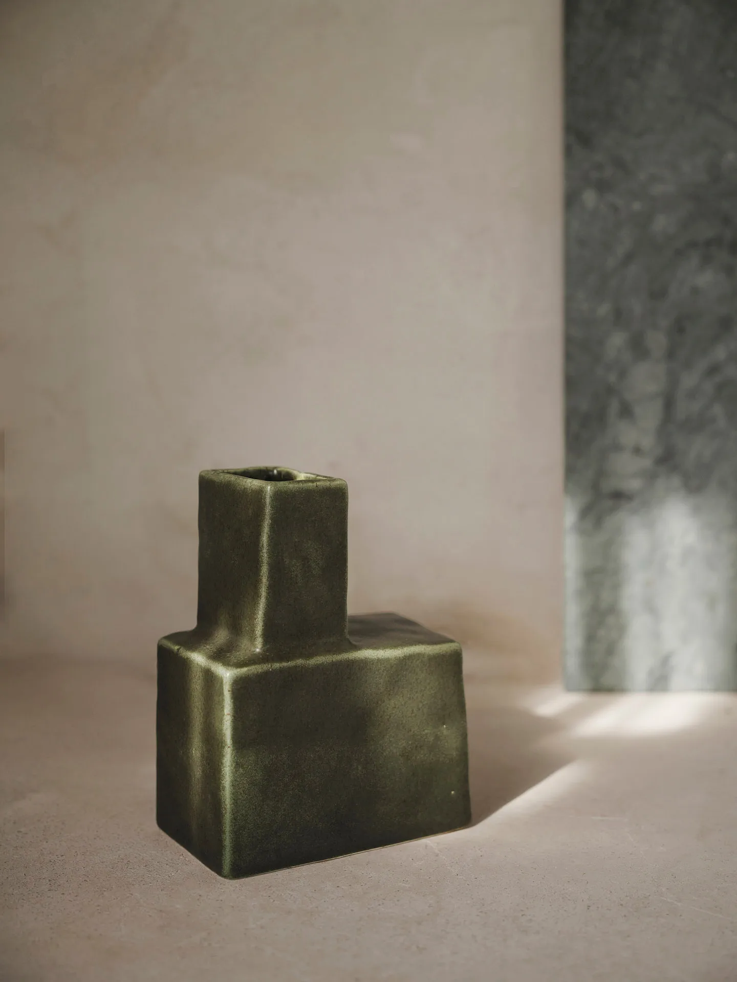 Koa maljakko H20, Dark sage Ferm Living