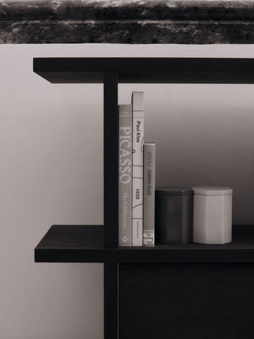 Kona kirjahyllyn kaappiinserti - Dark Stained - Ferm Living
