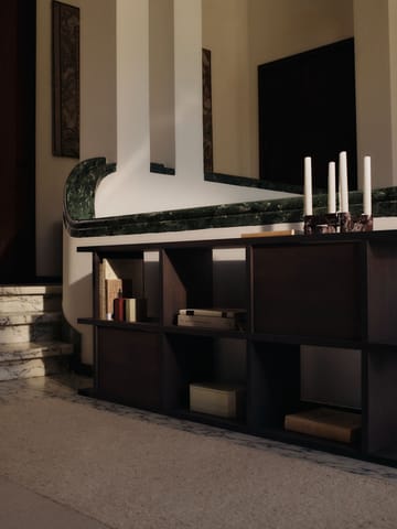 Kona kirjahyllyn kaappiinserti - Dark Stained - Ferm Living