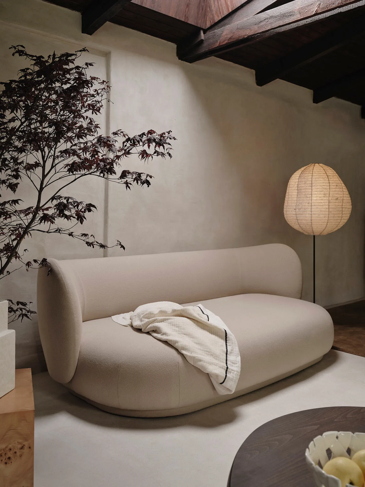 Kurbis lattiavalaisin high, Natural-black Ferm Living