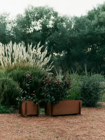 Lapel planter kukkalaatikko - Ruoste, 33×35×38 cm - Ferm Living