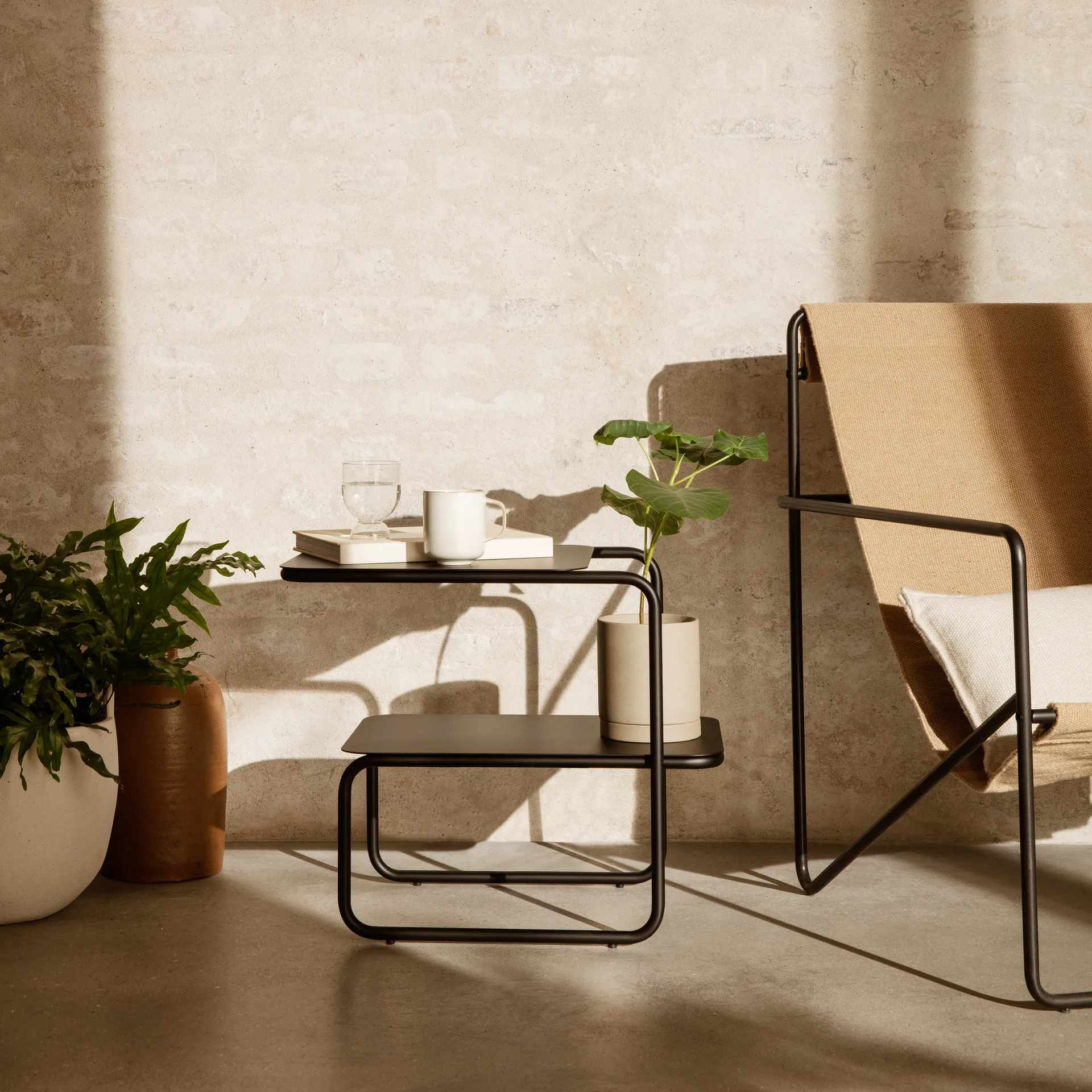 Level sivupöytä, Black Ferm Living