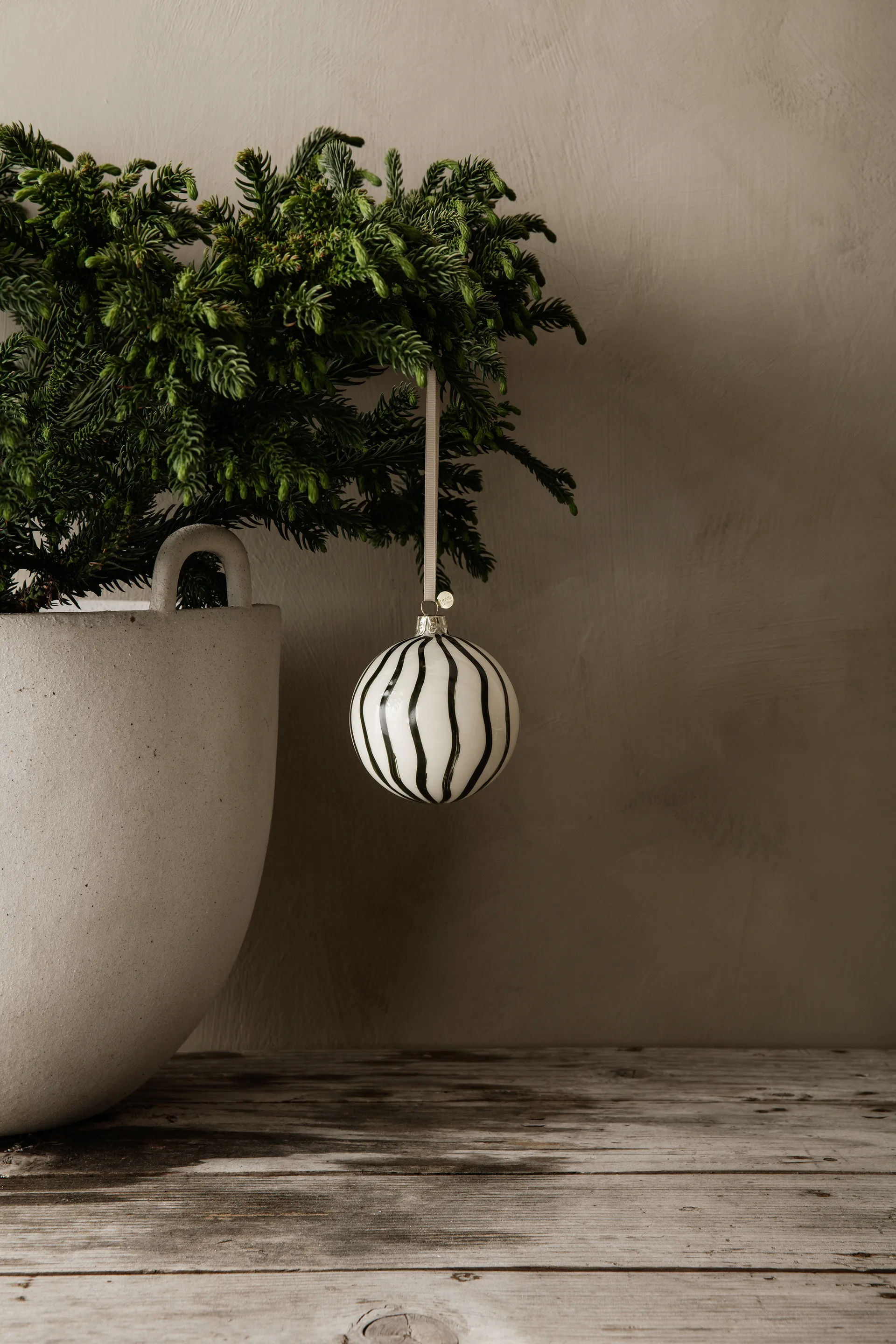 Lines joulukoristeet Ø8 cm 4-pack, Vihreä Ferm Living