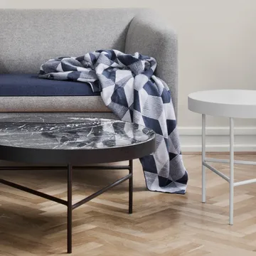 Marble Table -sohvapöytä - Marmori musta, keskikokoinen, musta runko - Ferm Living
