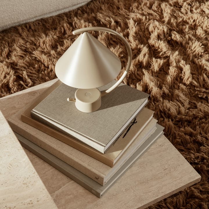 Meridian pöytälamppu, Cashmere Ferm Living