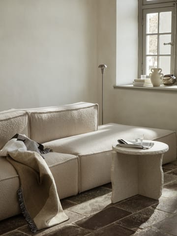 Mineral Sculptural p�öytä Ø52 cm - Bianco Curia - Ferm Living