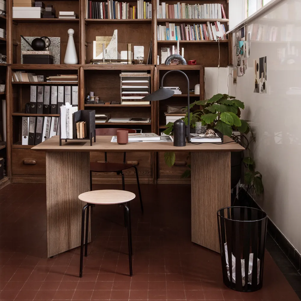 Mingle ruokapöytä, Oak black, 210 cm, mustat metallijalat Ferm Living