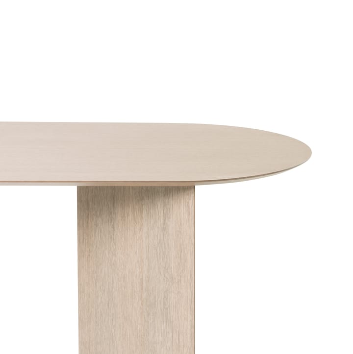 Mingle ruokapöytä ovaali, Oak natural veneer, viistojalat tammi Ferm Living