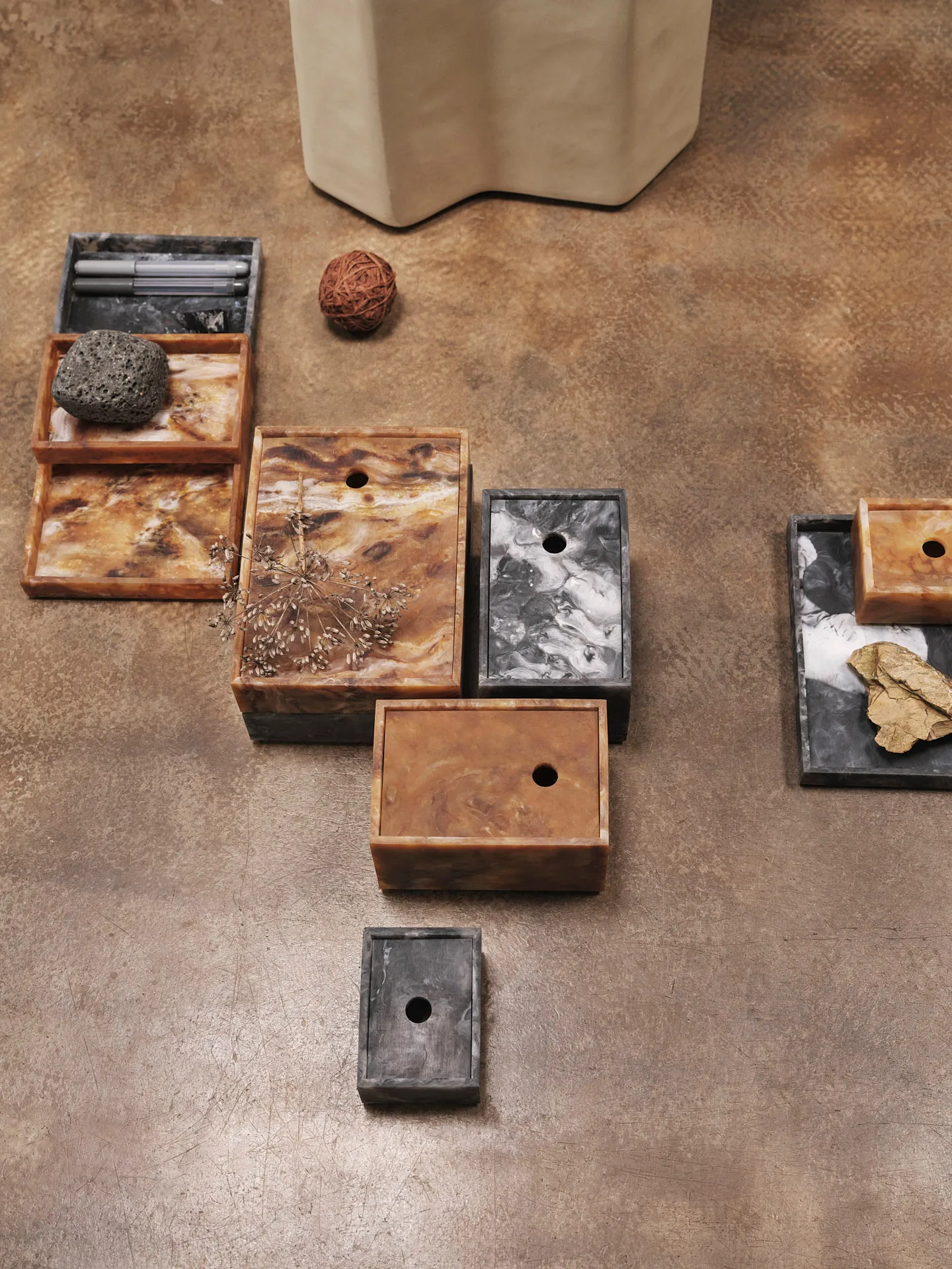 Mist koristetarjotin 15x20 cm, Charcoal Ferm Living