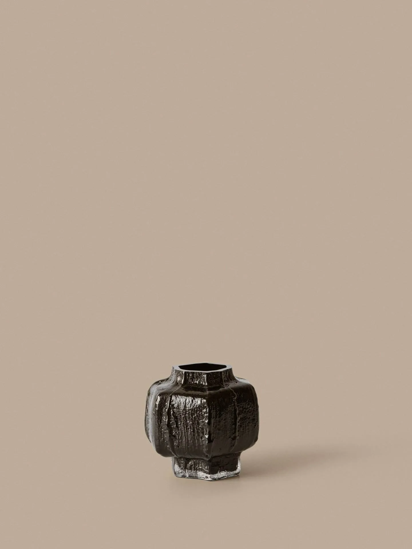 Mokuri maljakko, Black, 30 cm Ferm Living
