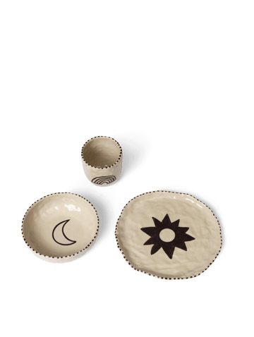 Naive lasten astiasto 3 osaa - Red brown - Ferm Living