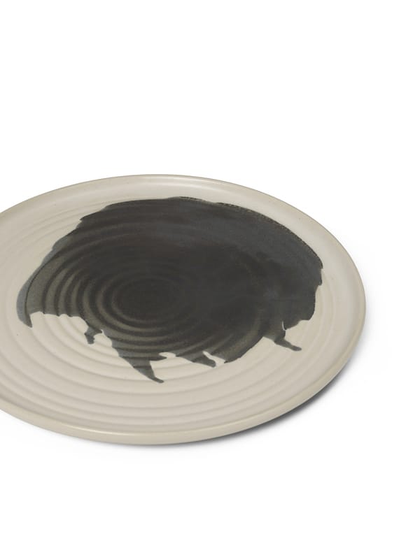 Omhu lautanen ⌀26,5 cm, off white-charcoal Ferm Living