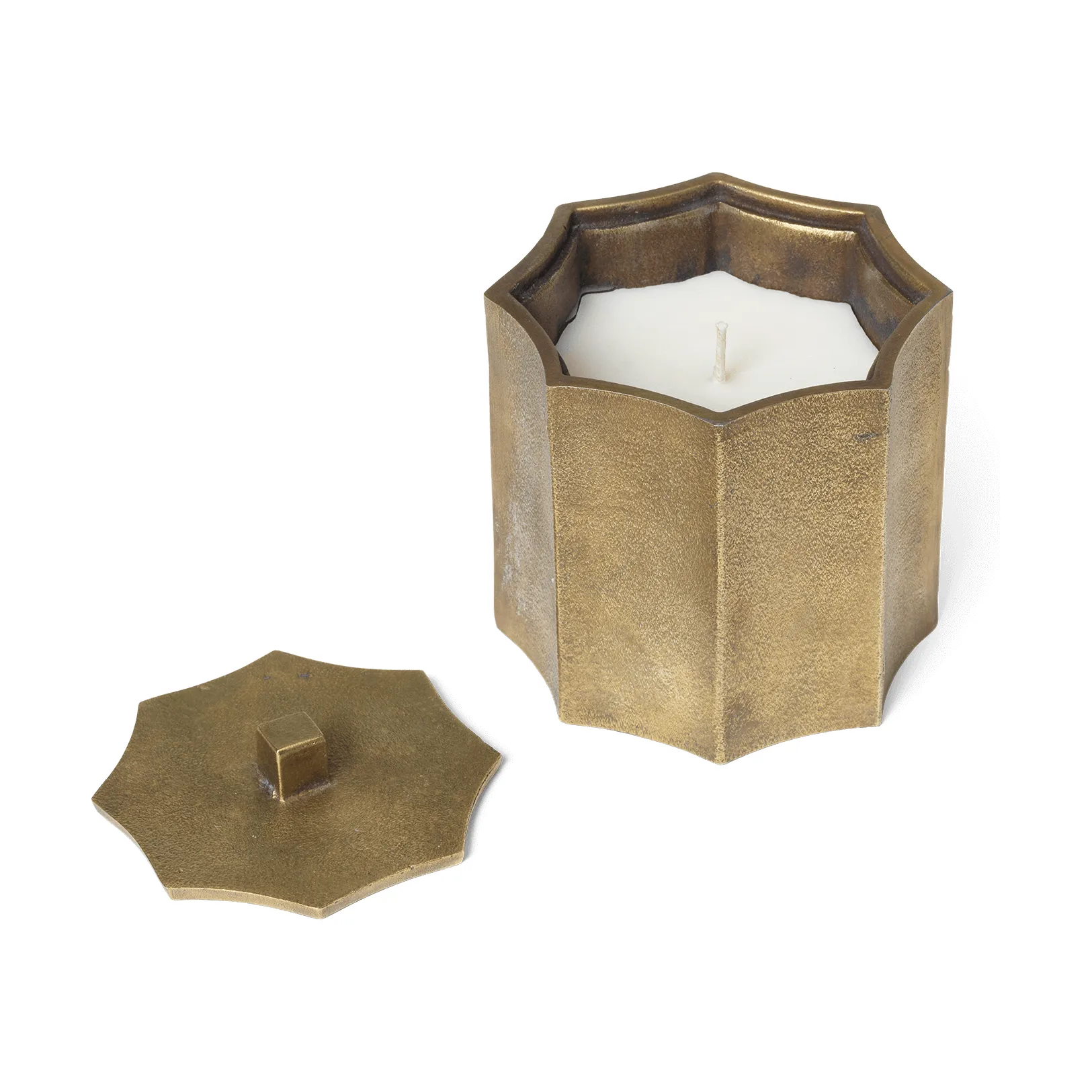 Otte tuoksukynttilät 36 h, Brass finish Ferm Living